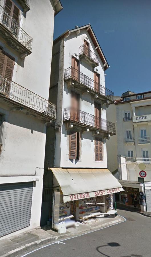 Chambre Chez Marie Et Didier 1 Minute A Pied Du Sanctuaire De Lourdes Luaran gambar