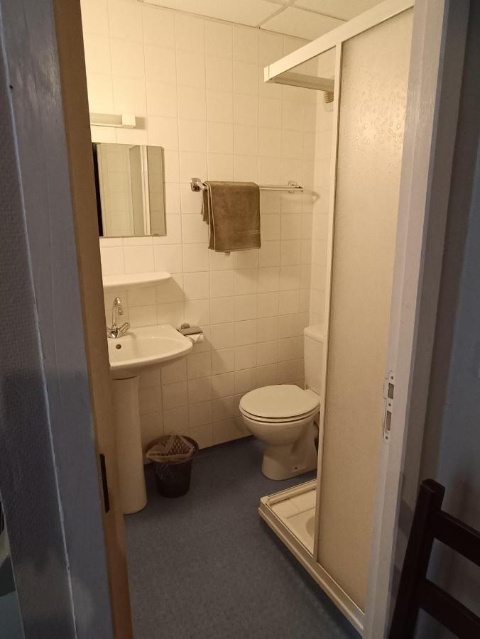 Chambre Chez Marie Et Didier 1 Minute A Pied Du Sanctuaire De Lourdes Luaran gambar